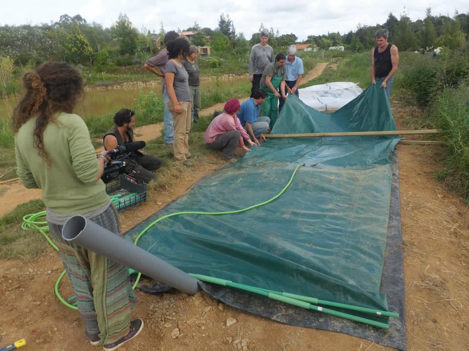 Assembling the Flexi-biogas system from Kenya