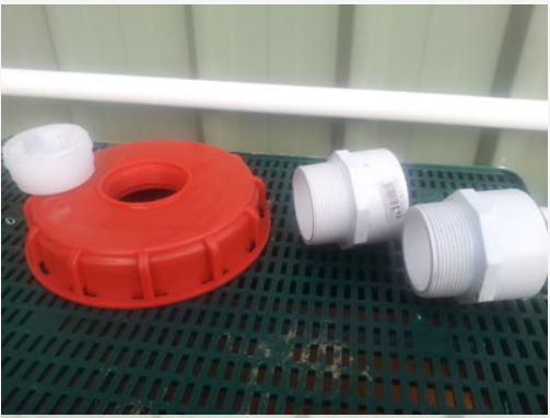 Threaded IBC cap