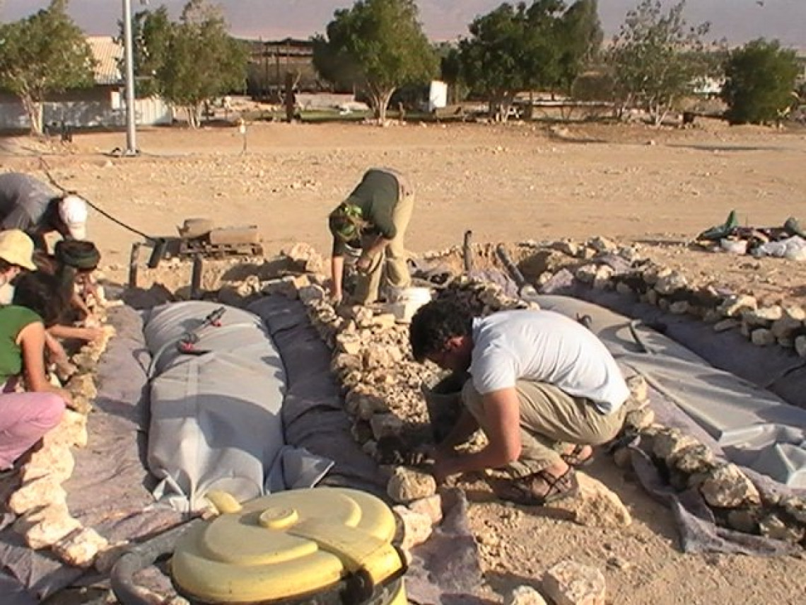 Building a couple of Salchicha biodigesters with Yair Teller and the Arava Alumni after the Alumni conference in Aqaba