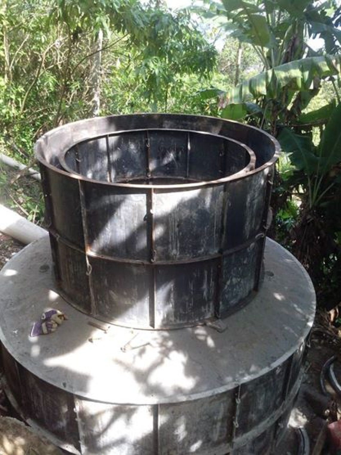 The Puxin system at Vale Encatado Favelo in Rio ready to receive concrete for the neck/gasholder Puxin in Rio